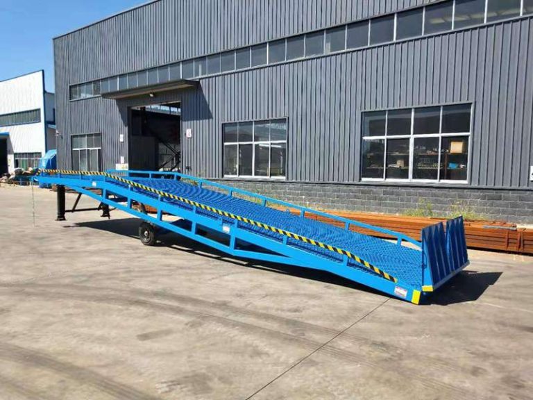 移动式登车桥缩略图 移动式登车桥缩略图