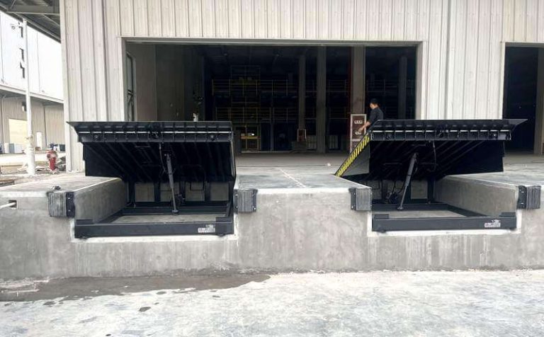 Fixed Loading Platforms for Logistics Docks缩略图 Fixed Loading Platforms for Logistics Docks缩略图
