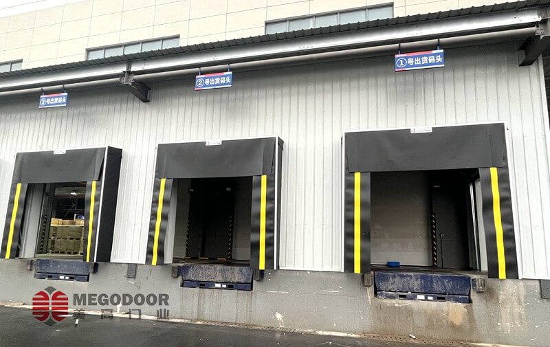 Rain and Insect-Proof Mechanical Dock Seals: Building a Barrier for Efficient Logistics插图1