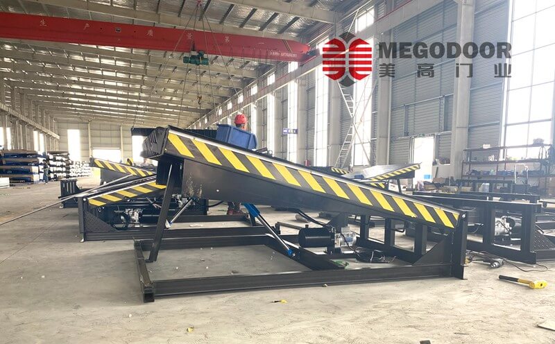 Fixed Loading Platforms: Efficient and Safe Solutions for Logistics Handling插图