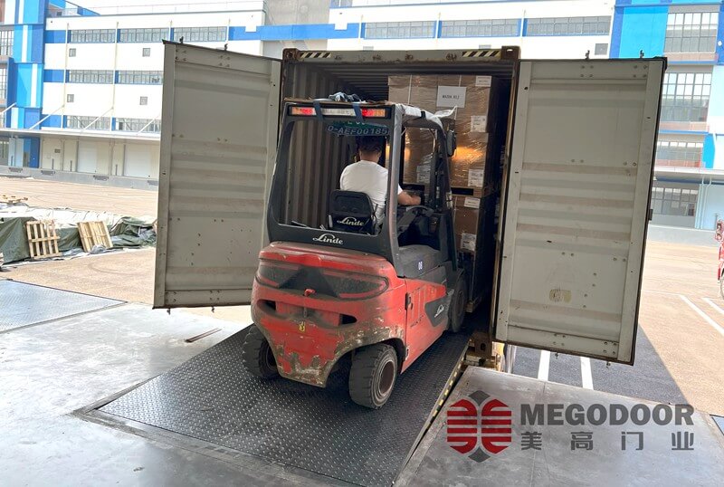 Loading Dock Platforms—Key Facilities for Enhancing Loading and Unloading Efficiency in Factories插图1 Loading Dock Platforms—Key Facilities for Enhancing Loading and Unloading Efficiency in Factories插图1